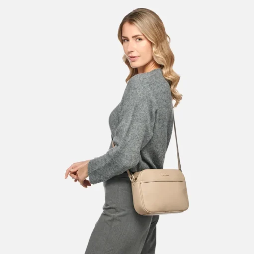 CELESTYE DONNA